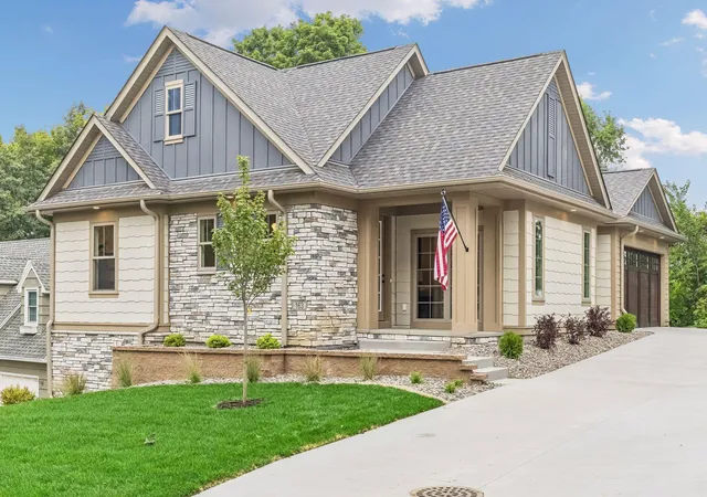 2nd image of 163 2nd St, Excelsior, MN 55331 | MLS# 7126003