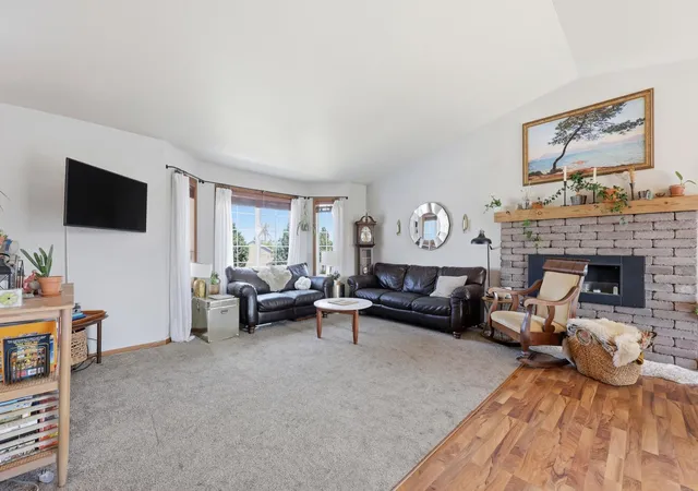 Photo 4 of Sale Pending at 1227 38th Avenue S, Moorhead, MN 56560 | MLS# 7126009 | Listing updated on 2026-09-05