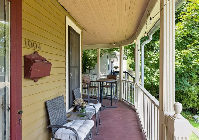 2nd image of 1004 6th St S, Stillwater, MN 55082 | MLS# 7126011