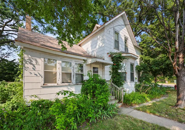 1st image of 1123 4th Ave S, Saint Cloud, MN 56301 | MLS# 7126014