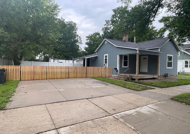 Photo 3 of Single family home for sale at 311 Range St, North Mankato, MN 56003 | MLS# 7126026 | Listing updated on 2026-09-19