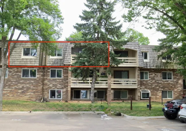 2nd image of 4371 Wilshire Blvd #303, Mound, MN 55364 | MLS# 7126027