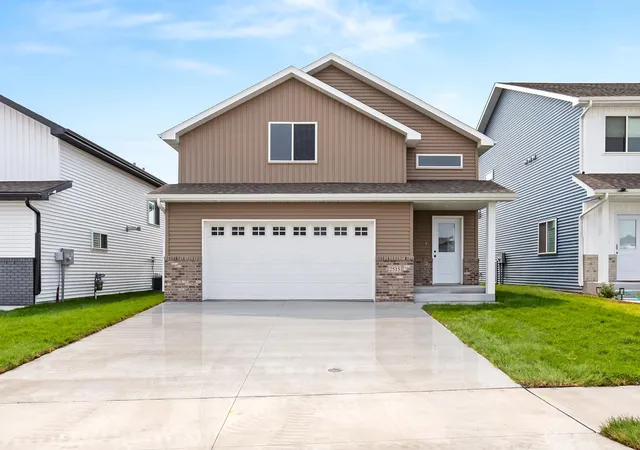 1st image of 2515 38th Ave S, Moorhead, MN 56560 | MLS# 7126046