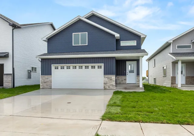 Photo 1 of Single family home for sale at 2623 38 Avenue S, Moorhead, MN 56560 | MLS# 7126048 | Listing updated on 2026-08-14