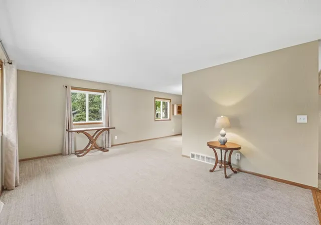 Photo 4 of Single family home for sale at 736 11th Street N, Sauk Rapids, MN 56379 | MLS# 7126051 | Listing updated on 2026-10-19