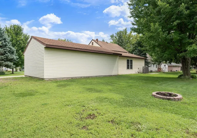 Photo 3 of Single family home for sale at 2209 6th Street Nw, Austin, MN 55912 | MLS# 7126055 | Listing updated on 2026-08-19