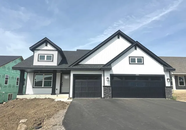 Photo 1 of Single family home for sale at 1905 Dogwood Ct, Carver, MN 55315 | MLS# 7126058 | Listing updated on 2026-09-15