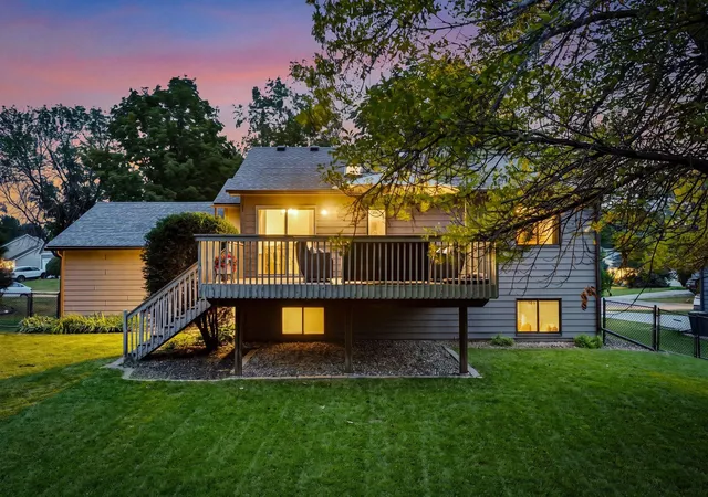 Photo 3 of Single family home for sale at 19002 Barrington Dr, Eden Prairie, MN 55346 | MLS# 7126076 | Listing updated on 2026-09-21