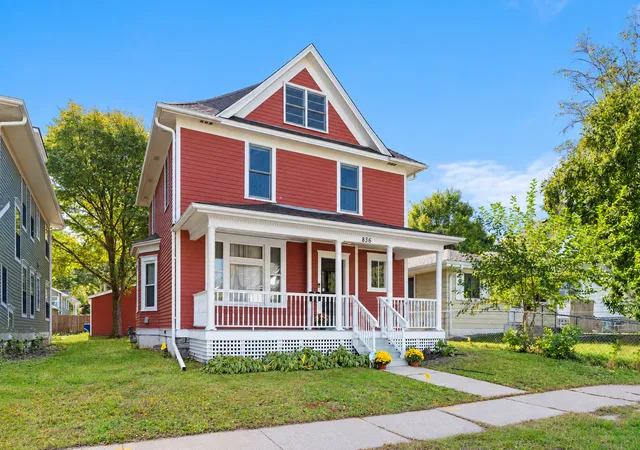 Photo 1 of Single family home for sale at 836 Iglehart Ave, Saint Paul, MN 55104 | MLS# 7126083 | Listing updated on 2026-10-08