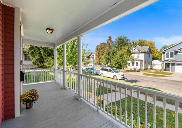 Photo 3 of Single family home for sale at 836 Iglehart Ave, Saint Paul, MN 55104 | MLS# 7126083 | Listing updated on 2026-10-08