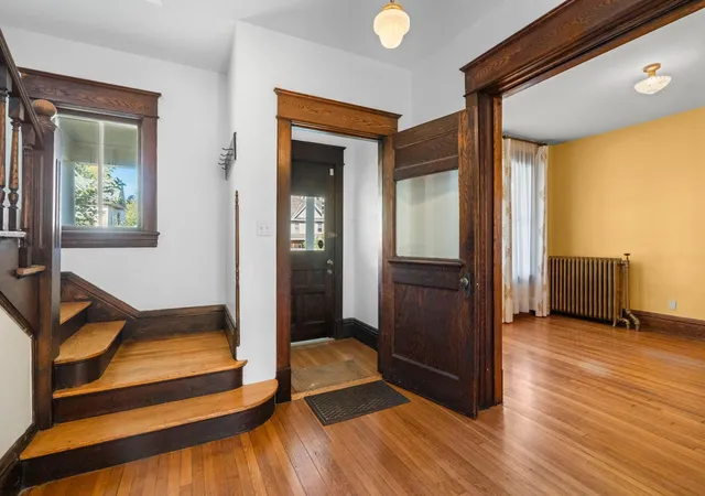 Photo 4 of Single family home for sale at 836 Iglehart Ave, Saint Paul, MN 55104 | MLS# 7126083 | Listing updated on 2026-10-08