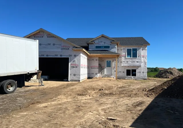1st image of 110 Woolgrass Wy, Avon, MN 56310 | MLS# 7126088