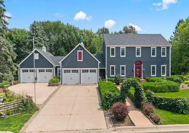 1st image of 1001 Windcrest Dr Se, New Prague, MN 56071 | MLS# 7126098