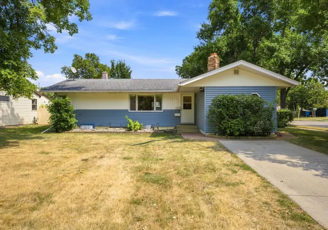 1st image of 1914 15th St S, Moorhead, MN 56560 | MLS# 7126104