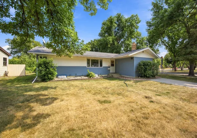 2nd image of 1914 15th St S, Moorhead, MN 56560 | MLS# 7126104