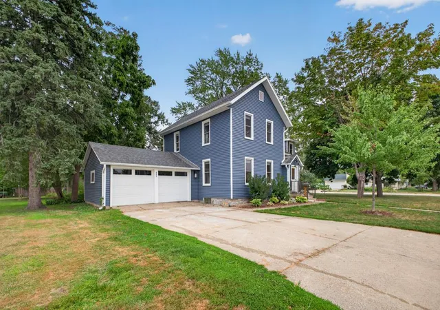image of 809 S Prairie St, Lake City, MN 55041 | MLS# 7126122
