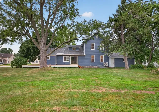 image of 809 S Prairie St, Lake City, MN 55041 | MLS# 7126122