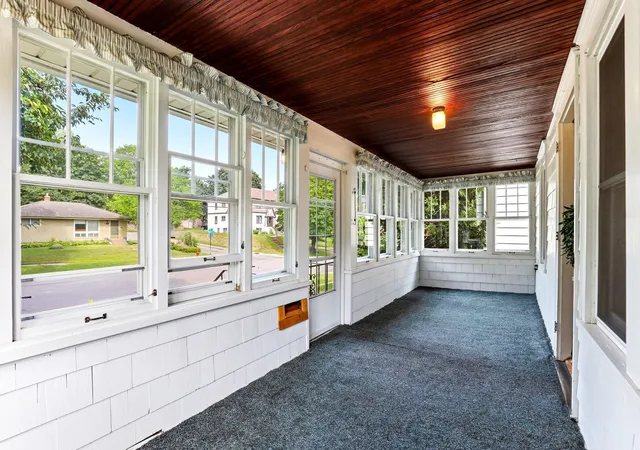 Photo 3 of Sale Pending at 952 Humboldt Ave, Saint Paul, MN 55118 | MLS# 7126126 | Listing updated on 2026-09-03