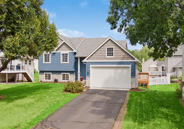 Photo 1 of Single family home for sale at 1649 Regatta Dr, Saint Paul, MN 55125 | MLS# 7126128 | Listing updated on 2026-09-18