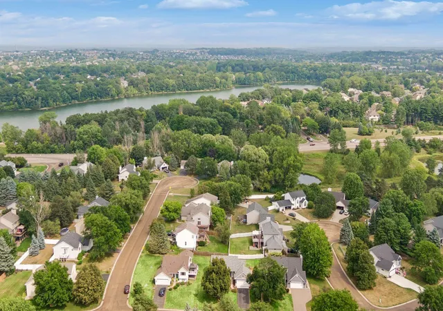 Photo 3 of Single family home for sale at 1649 Regatta Dr, Saint Paul, MN 55125 | MLS# 7126128 | Listing updated on 2026-09-18