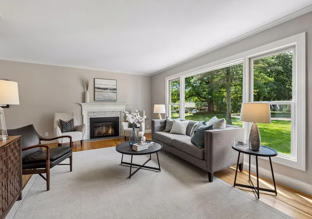 Photo 3 of Sale Pending at 5913 Woodland Cir, Minnetonka, MN 55345 | MLS# 7126131 | Listing updated on 2026-09-06