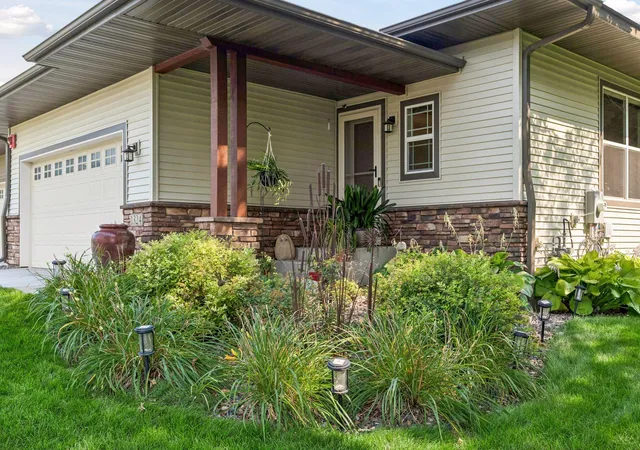 Photo 3 of Sale Pending at 1324 Lylewood Pkwy, Carver, MN 55315 | MLS# 7126138 | Listing updated on 2026-08-27