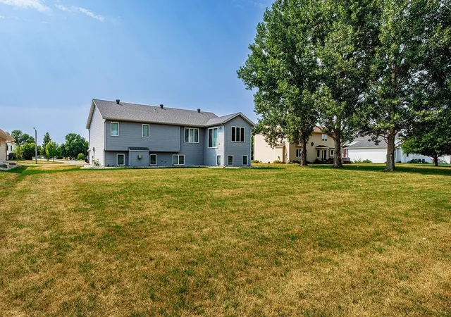4th image of 202 Fairway Dr, Casselton, ND 58012 | MLS# 7126139