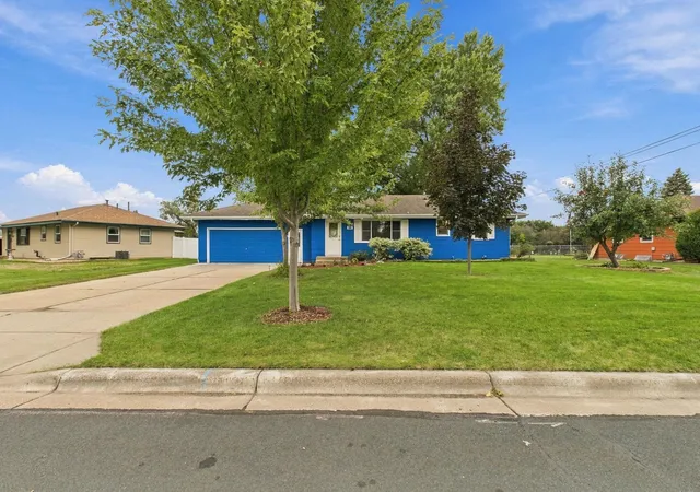 Photo 3 of Sale Pending at 4050 Upper 149th St W, Rosemount, MN 55068 | MLS# 7126146 | Listing updated on 2026-10-05