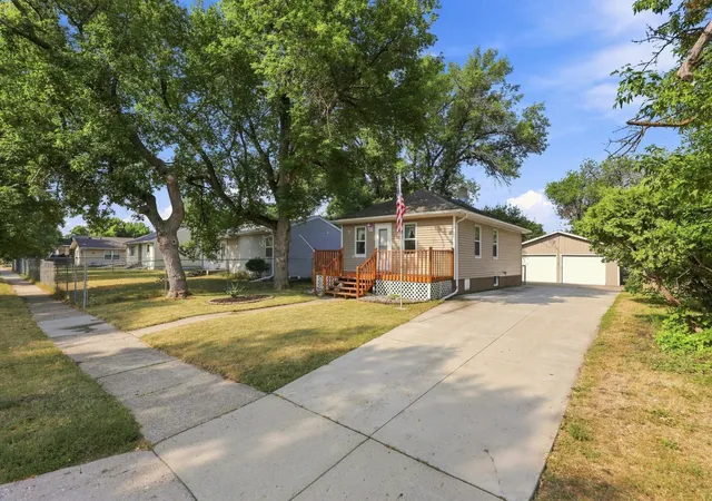 2nd image of 922 27th St N, Fargo, ND 58102 | MLS# 7126157