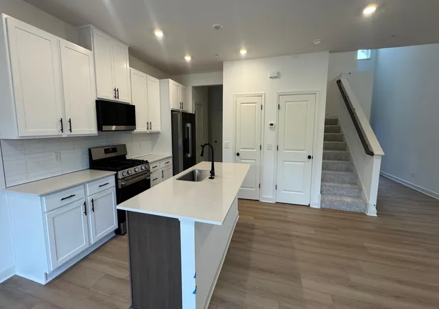 Photo 2 of Single family home for sale at 224 Huntington Dr, Waconia, MN 55387 | MLS# 7126158 | Listing updated on 2026-10-06