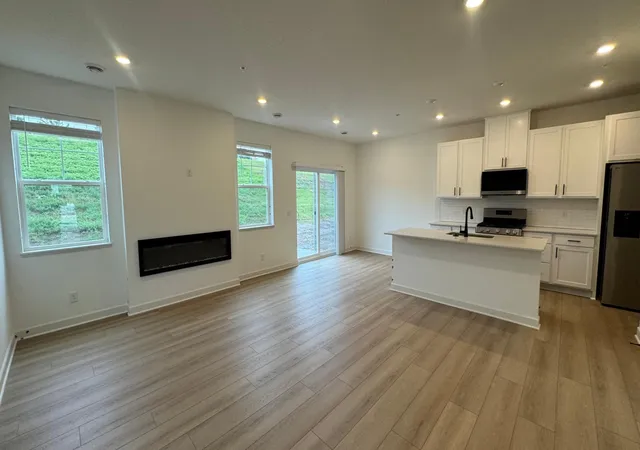 Photo 3 of Single family home for sale at 224 Huntington Dr, Waconia, MN 55387 | MLS# 7126158 | Listing updated on 2026-10-06