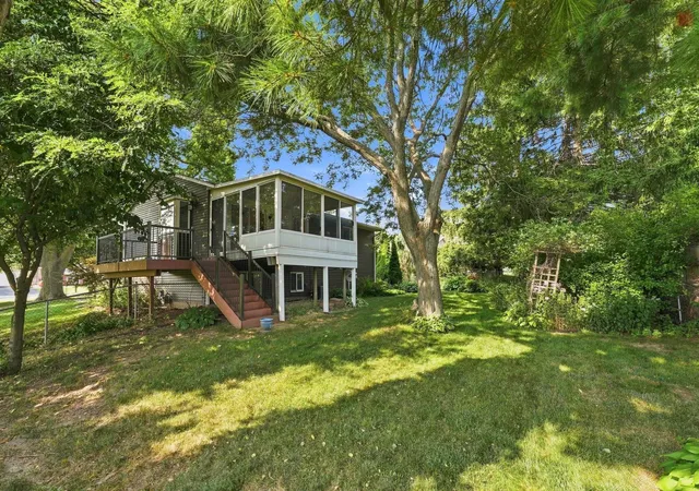 3rd image of 7470 Upper 26Th St, Saint Paul, MN 55128 | MLS# 7126171