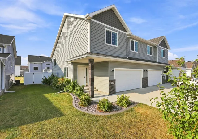 15th image of 935 Eaglewood Ave W, West Fargo, ND 58078 | MLS# 7126173