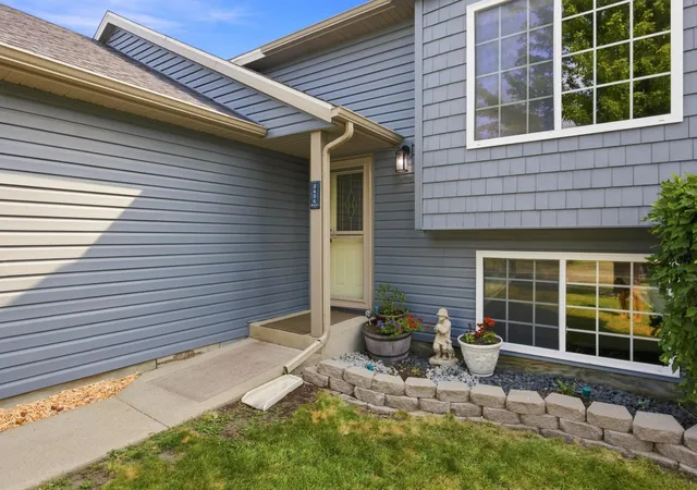 Photo 2 of Single family home for sale at 3606 34th Street S, Moorhead, MN 56560 | MLS# 7126178 | Listing updated on 2026-09-20