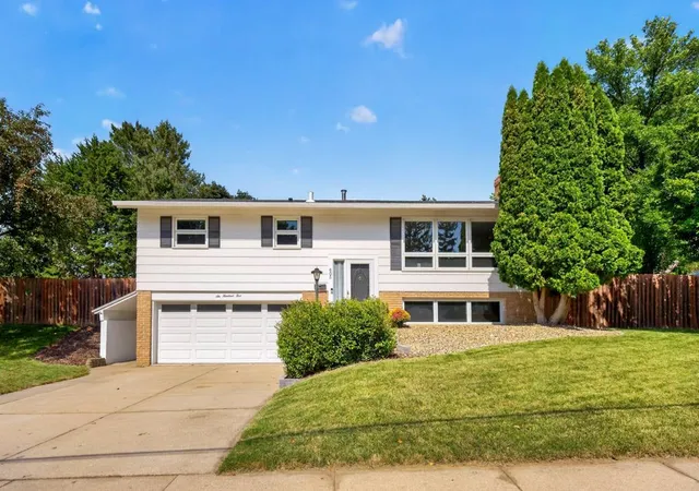 1st image of 605 Elton Hills Dr Nw, Rochester, MN 55901 | MLS# 7126180
