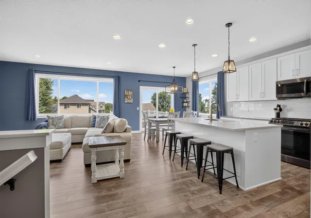 3rd image of 1119 Cubasue Ct, Shakopee, MN 55379 | MLS# 7126186