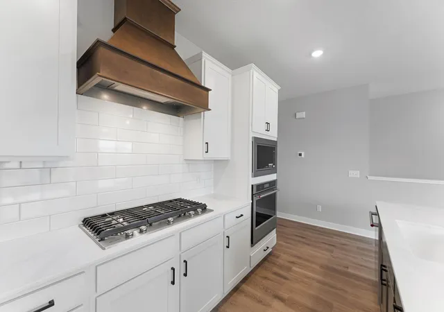 Photo 4 of Single family home for sale at 2141 Bluff Hts Dr, Shakopee, MN 55379 | MLS# 7126210 | Listing updated on 2026-09-21
