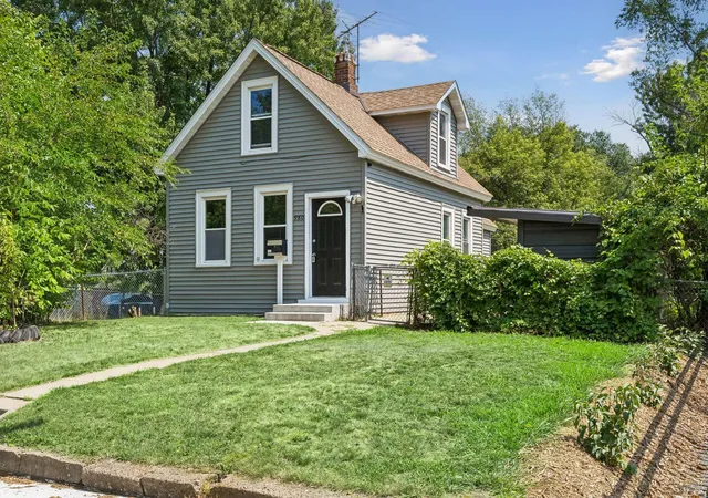 Photo 1 of Single family home for sale at 980 Marion St, Saint Paul, MN 55117 | MLS# 7126216 | Listing updated on 2026-09-07