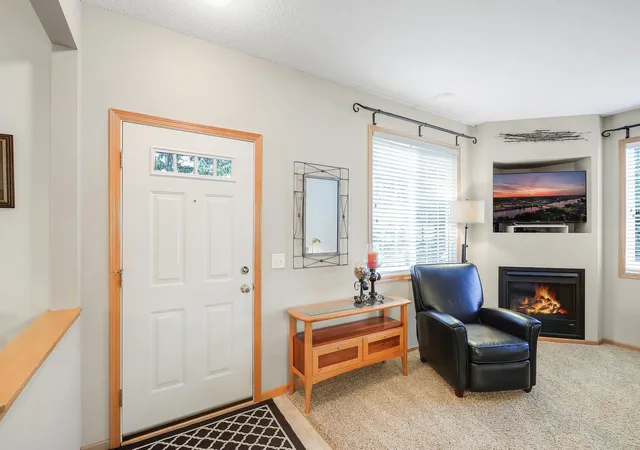 Photo 3 of Single family home for sale at 10881 Oak Grv Cir #B, Saint Paul, MN 55129 | MLS# 7126235 | Listing updated on 2026-09-30