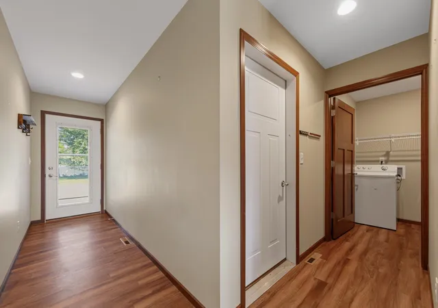 Photo 4 of Single family home for sale at 611 Mari Dean Blvd #6, Lake Crystal, MN 56055 | MLS# 7126244 | Listing updated on 2026-09-26