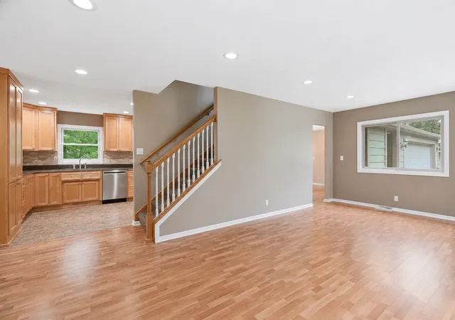 5th image of 14901 Williston Ln, Minnetonka, MN 55345 | MLS# 7126275