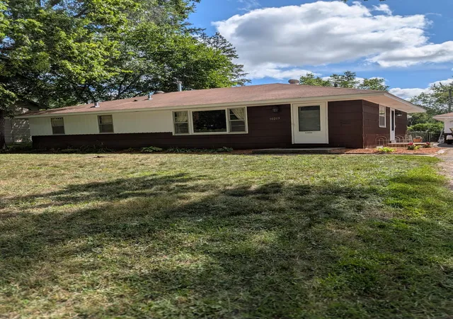 Photo 2 of Sale Pending at 10213 Wentworth Ave S, Bloomington, MN 55420 | MLS# 7126293 | Listing updated on 2026-10-02