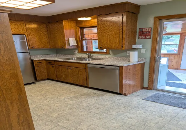 Photo 4 of Sale Pending at 10213 Wentworth Ave S, Bloomington, MN 55420 | MLS# 7126293 | Listing updated on 2026-10-02