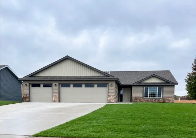 Single family home for sale at 350 Stoneridge Ln NE, Owatonna, MN 55060 | MLS# 7126296