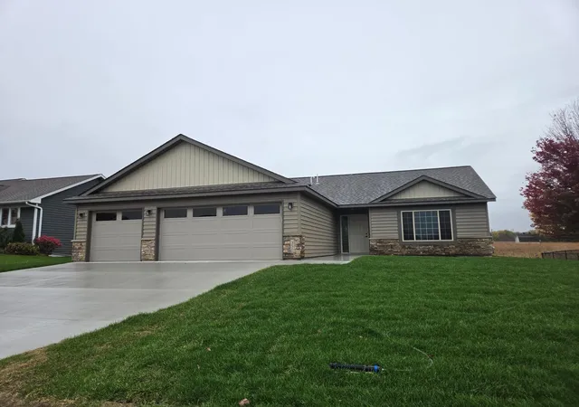 Single family home for sale at 350 Stoneridge Ln NE, Owatonna, MN 55060 | MLS# 7126296