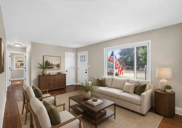 Photo 4 of Sale Pending at 2231 Maryland Ave E, Saint Paul, MN 55119 | MLS# 7126300 | Listing updated on 2026-08-24
