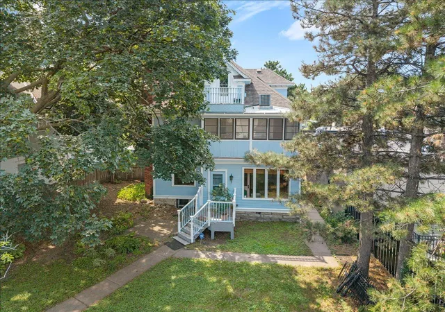 2nd image of 1033 Grand Ave, Saint Paul, MN 55105 | MLS# 7126317
