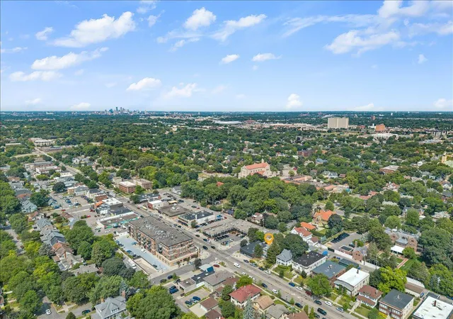 Photo 3 of Single family home for sale at 1033 Grand Ave, Saint Paul, MN 55105 | MLS# 7126317 | Listing updated on 2026-08-20
