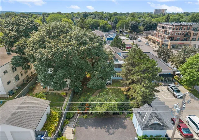 Photo 4 of Single family home for sale at 1033 Grand Ave, Saint Paul, MN 55105 | MLS# 7126317 | Listing updated on 2026-08-20