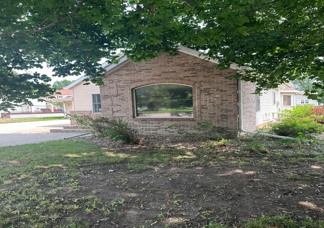 Photo 2 of Single family home for sale at 523 Davis Ave, Westbrook, MN 56183 | MLS# 7126321 | Listing updated on 2026-08-14